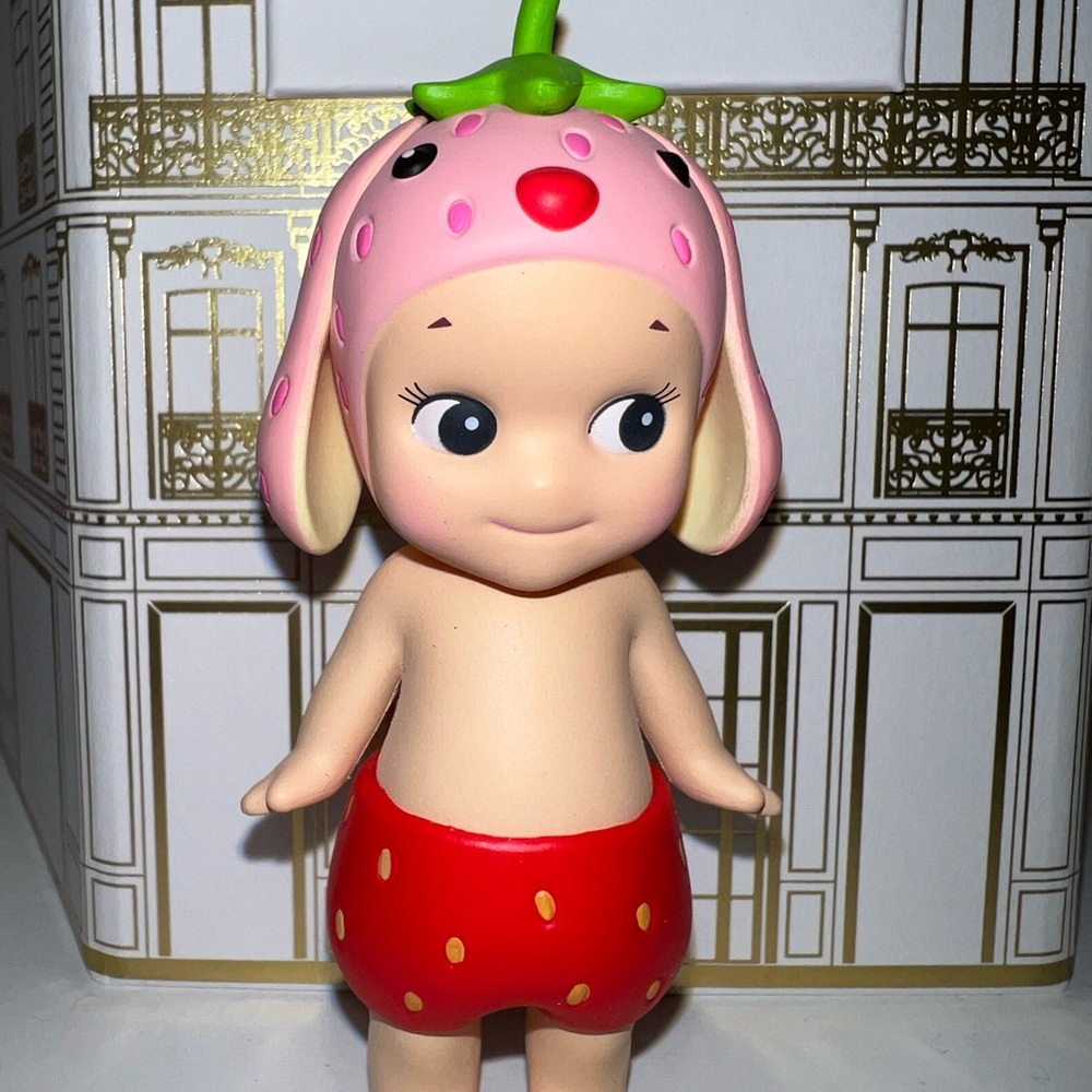 Strawberry Love Sonny Angel Mini Figurine - Lop - Picture 2 of 3